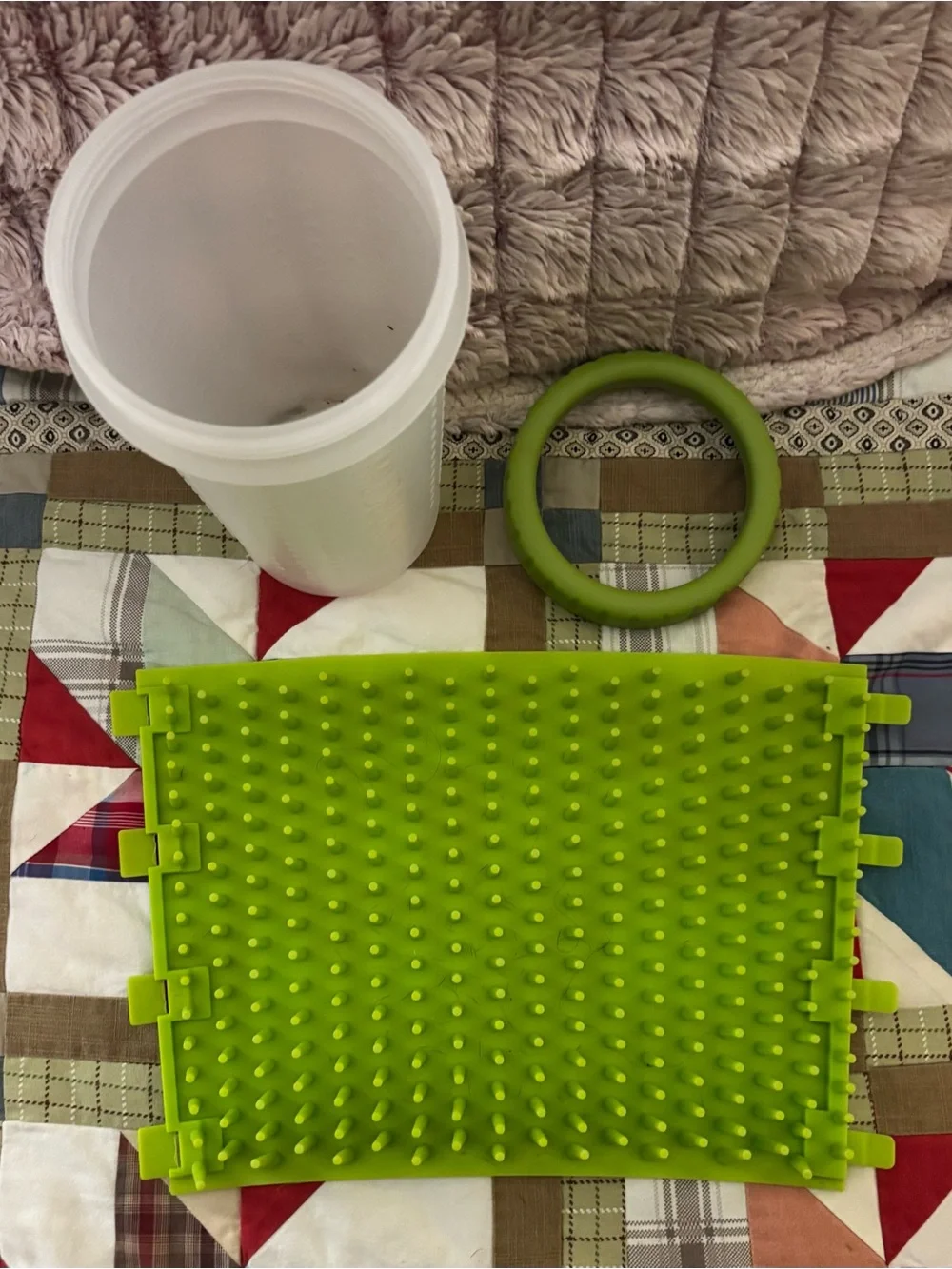 Dexas MudBuster® Pet Paw Washer for Dogs, Large Paw, Green